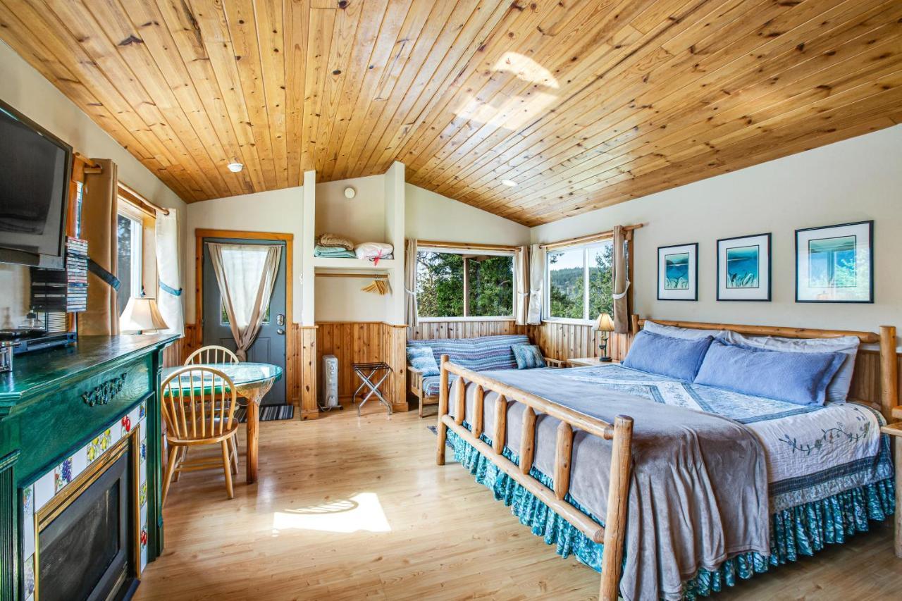 Deer Harbor Cottages Room photo